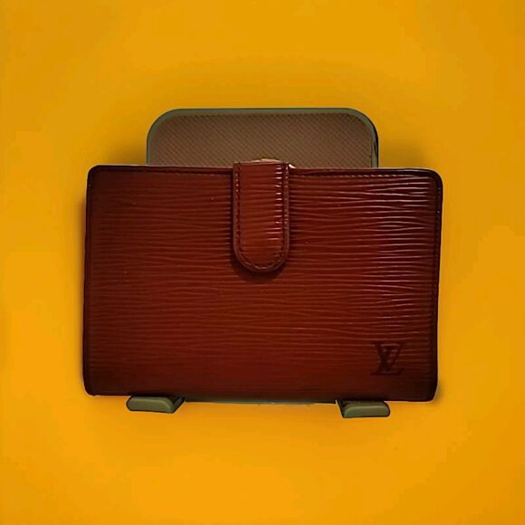 Louis Vuitton Handbags - LOUIS VUITTON Porte Monet Bier Viennois Epi Leather Brown Kiss Lock Wallet GUC